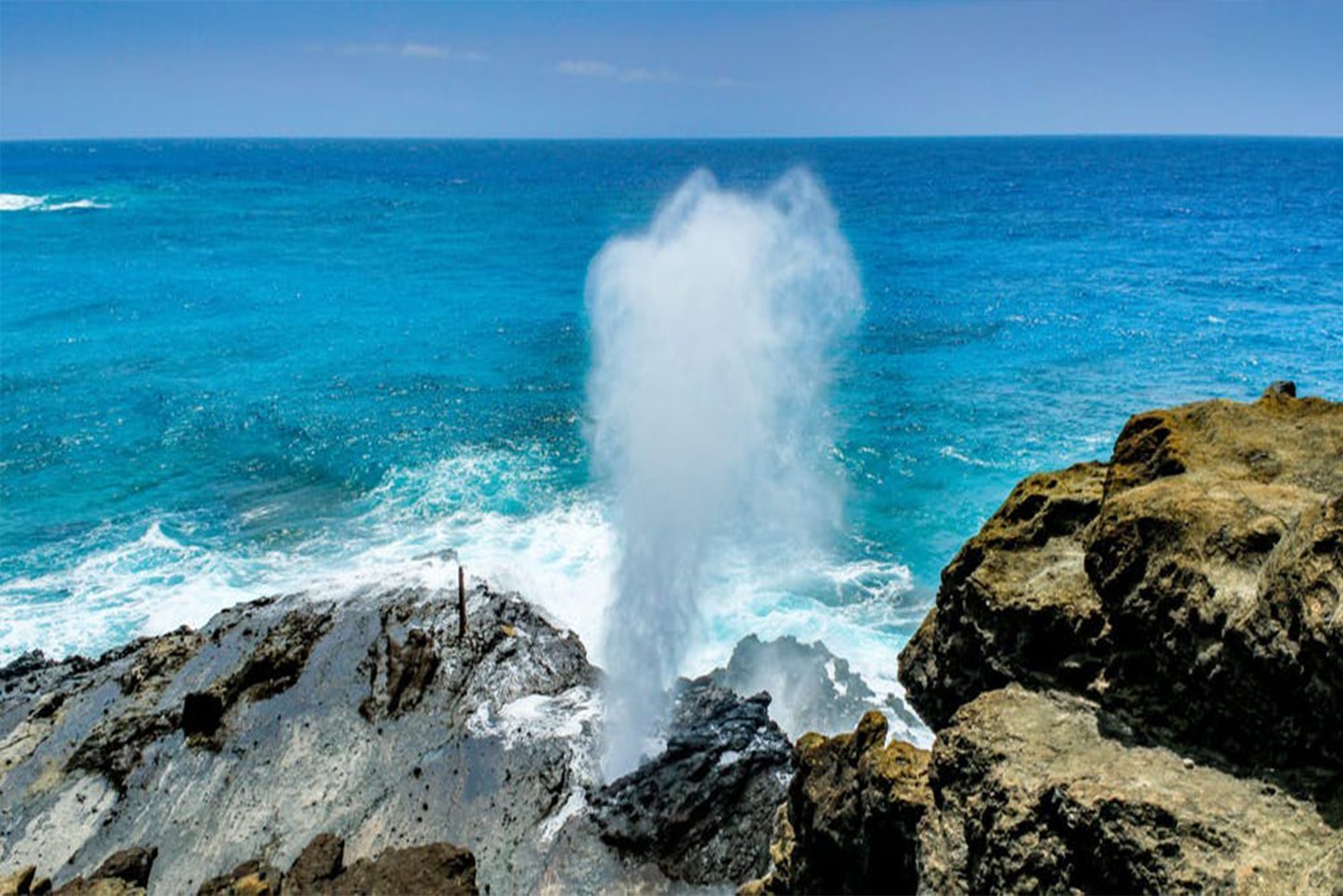 <em>HALONA BLOWHOLE</em>. An ocean tourist attraction